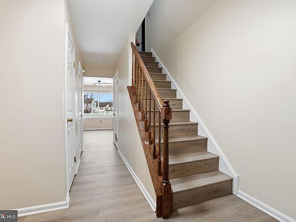 3rd image of 2331 Cambridge Cir