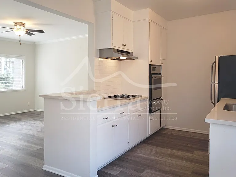 48 Broadmoor Plz #2 — Photo 3