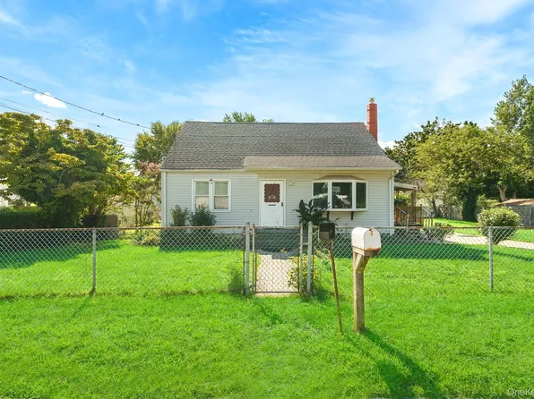 214 Root Avenue, Central Islip, NY 11722