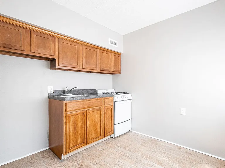 309 Apartments — Photo 10