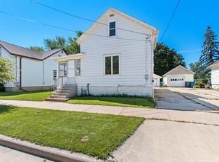 651 W 11th Ave, Oshkosh, WI 54902