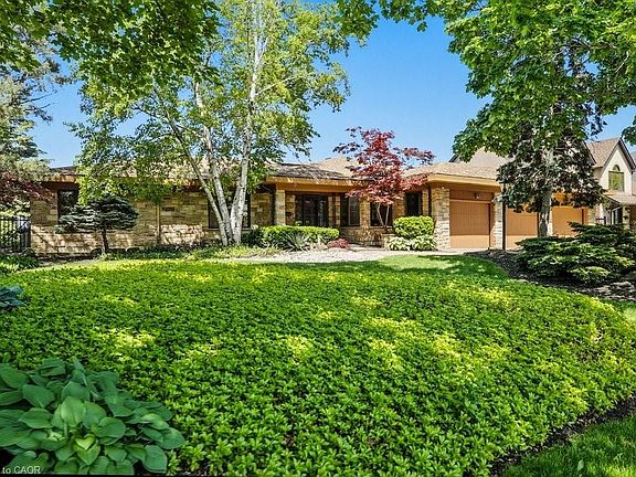 2nd image of 7 Lakegate Dr