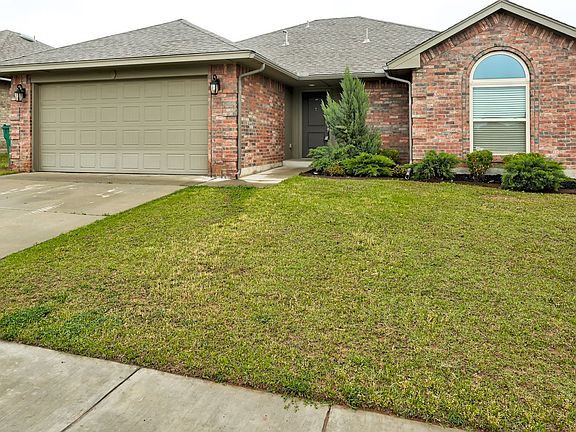 2nd image of 1104 Chestnut Creek Dr
