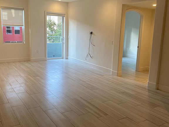2nd image of 1501 India St Unit 403