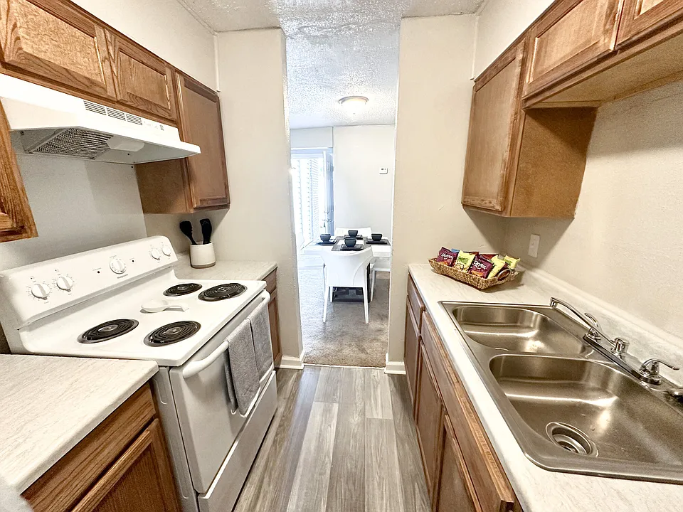 The Residences at Glen Oaks