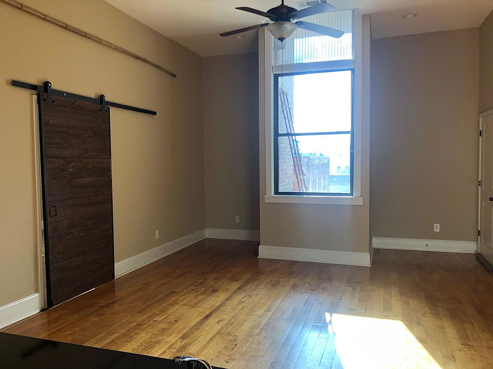 Living room/ Dining room