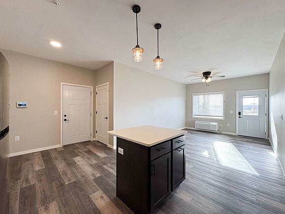 4th image of 766 Meridian St #1