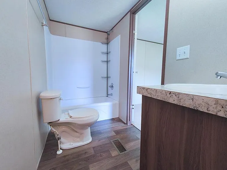 312 W Tower Ln — Photo 6