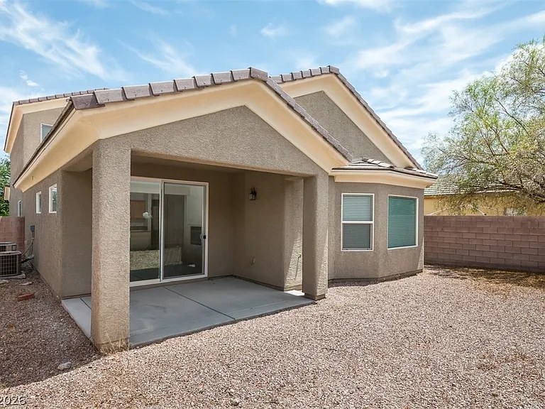 8229 Oakshire St — Photo 26