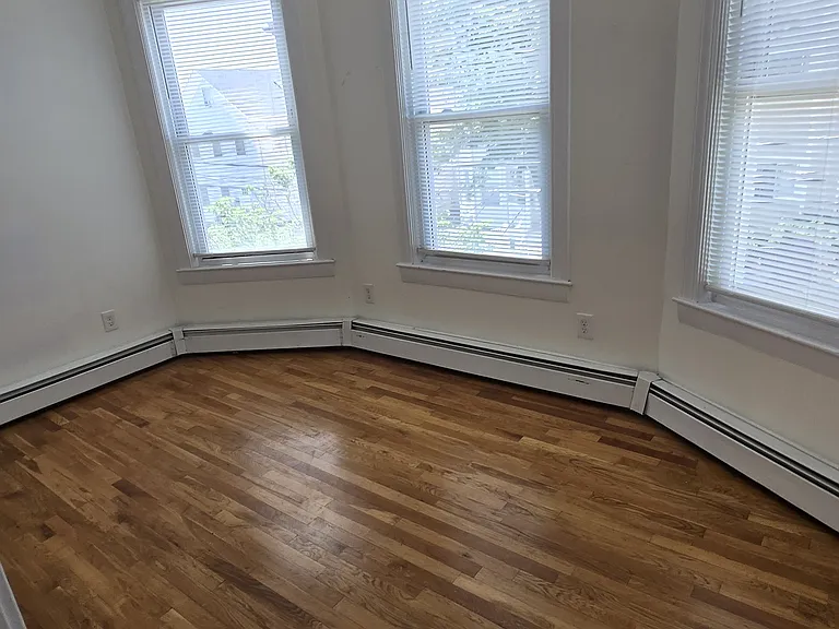 21 Rossmore St #2 — Photo 4