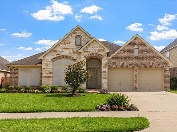 2nd image of 14010 Lake Hollow Dr