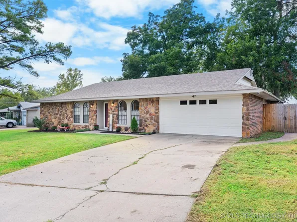 397 Fleetwood Dr, Bartlesville, OK 74006