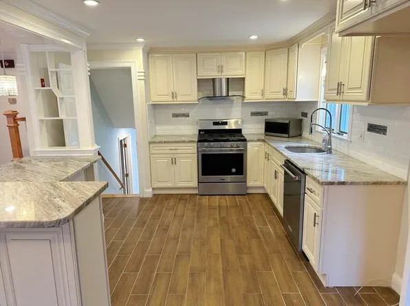 6 Birchwood Cir, Sharon, MA 02067