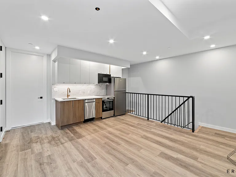 2913 Snyder Ave #1A — Photo 3