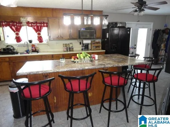 2996 Sartain Dr, Adamsville, AL 35005