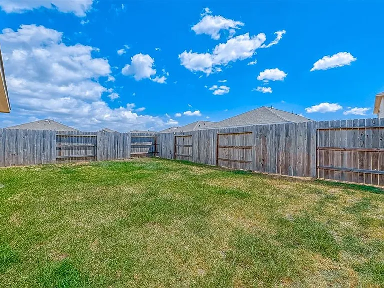2206 Mirror Ridge Ct — Photo 28