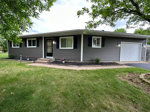 6092 Cougar Trl, North Branch, MN 55056