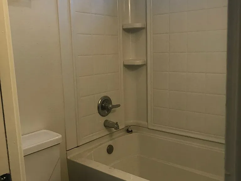 0930 - Nord Ave Apartments — Photo 10