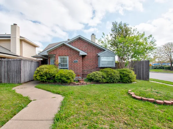 201 Teakwood Ln, Lewisville, TX 75067
