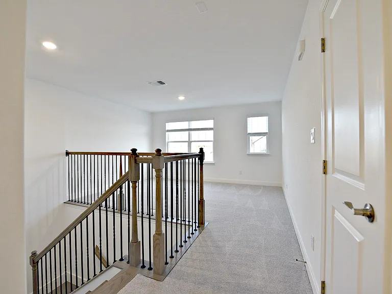 517 Scooter St — Photo 16