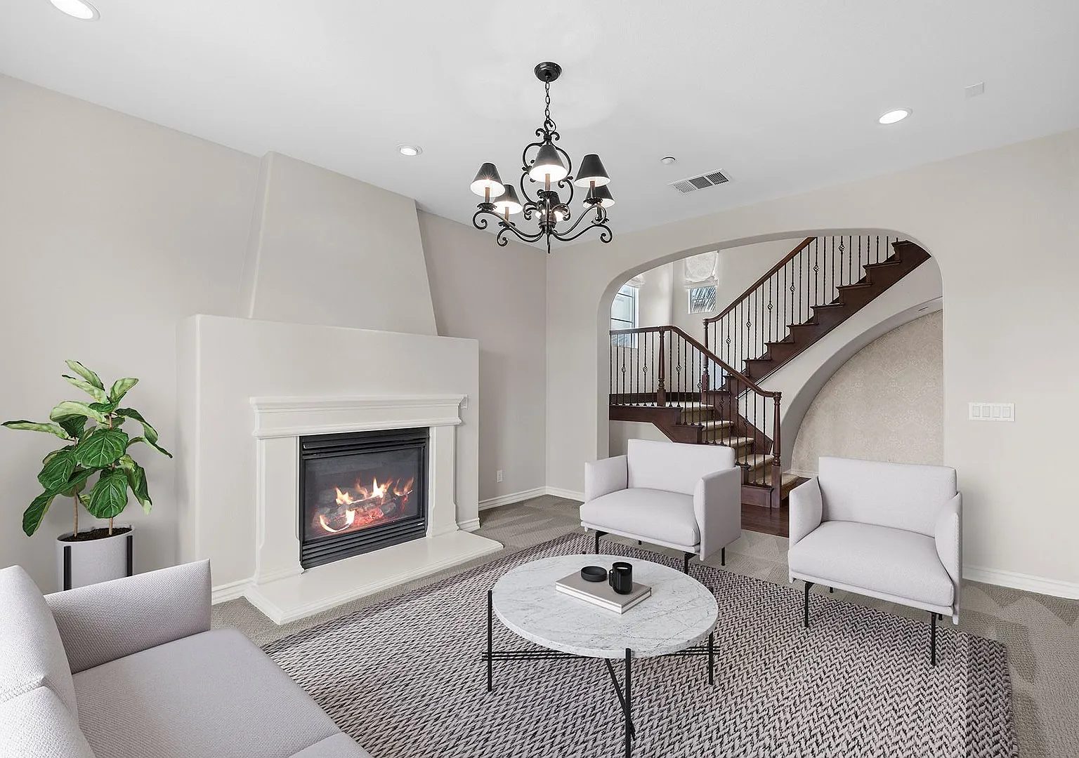 Ocean View Condo in a Gated HB Community — Photo 2