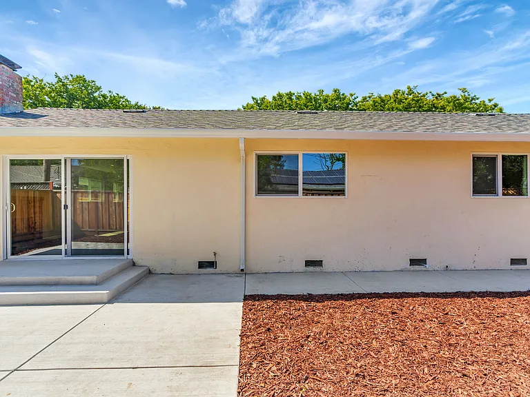 1581 Willowdale Dr — Photo 33