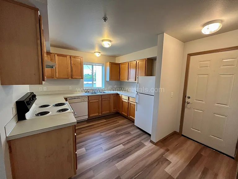 135-139 Prince Ave — Photo 364
