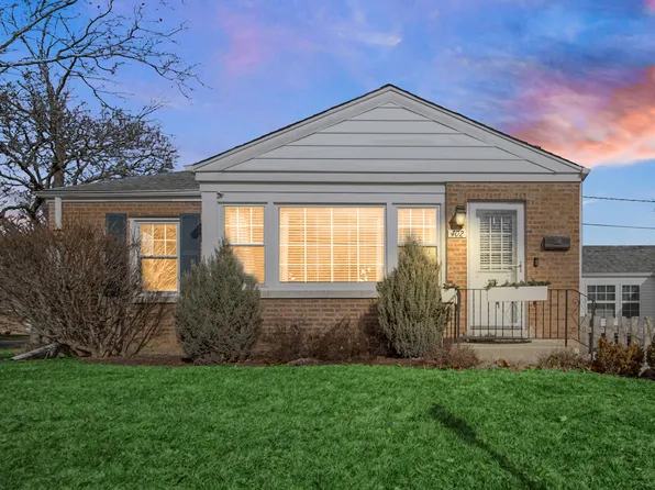 402 E George St, Arlington Heights, IL 60005