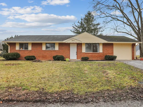 641 Lake View Dr, Zionsville, IN 46077