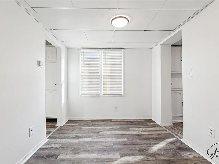 2615 Emmons Ave — Photo 7