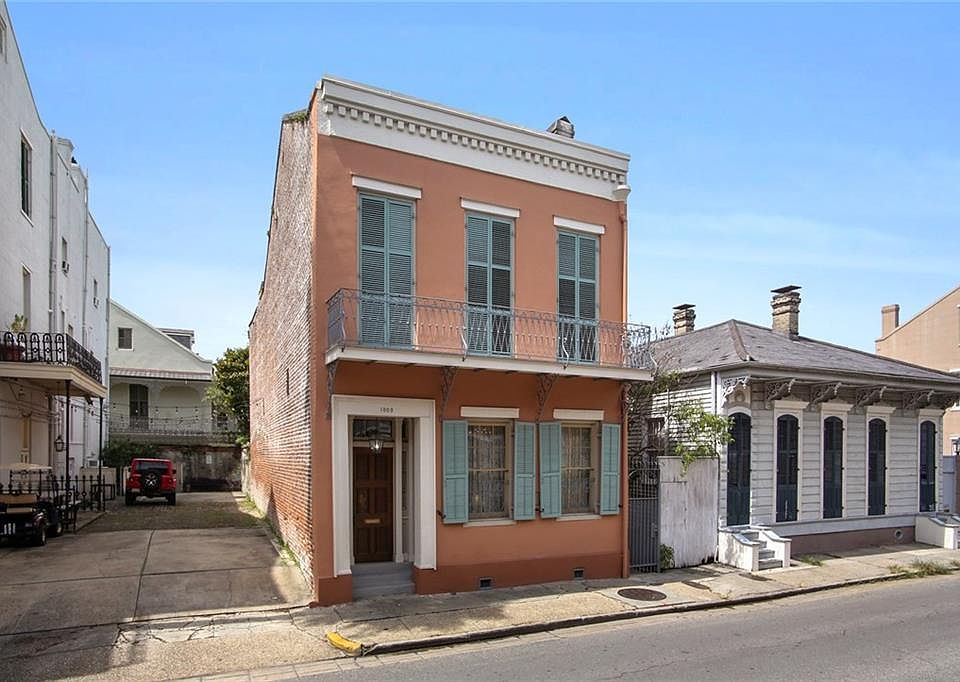 1st image of 1009 Bourbon St