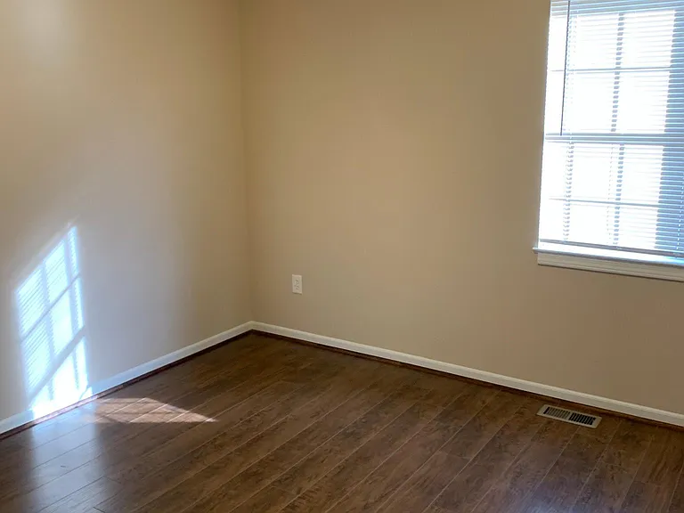 420 Oscar St — Photo 8