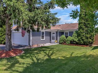 535 Hampton Ln, Roselle, IL 60172