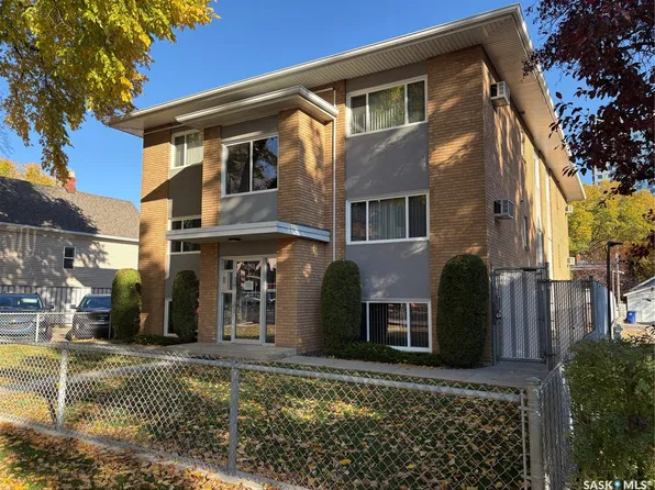 424 3rd Avenue N, Saskatoon, SK S7K 2J3