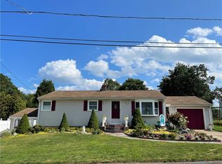 17 Long Pond Rd, Coventry, RI 02816