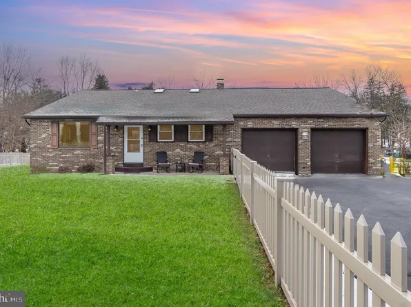1510 Conewago Ave, Manchester, PA 17345