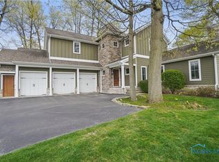 2 Stableside Rd S, Toledo, OH 43615