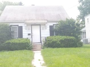 705 Gates St, Aurora, IL 60505