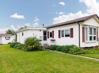 2 Selkirk Ave, Cornwall, PE C0A1H5