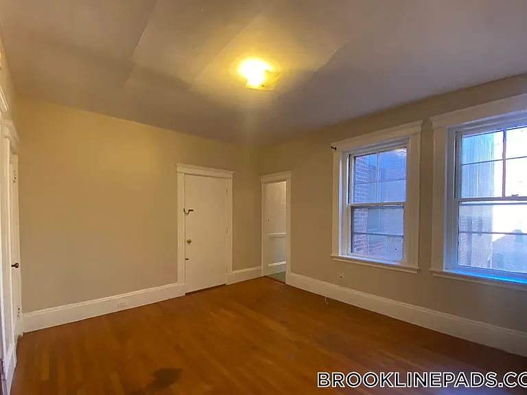 99 Marion St #3 — Photo 4