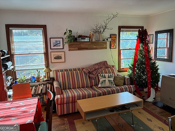 4th image of 152 Buena Vista Ave