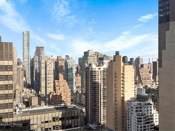 4th image of 212 E 47th St APT 33A