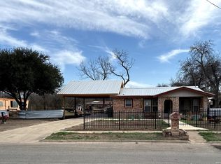 713 Boone St, Uvalde, TX 78801