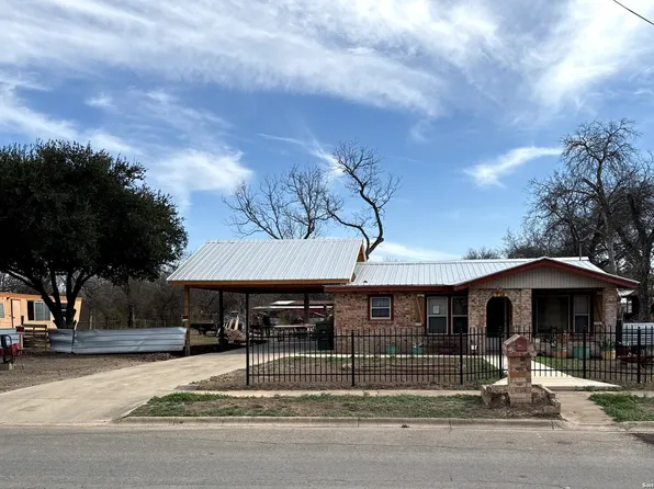 713 BOONE ST, Uvalde, TX 78801