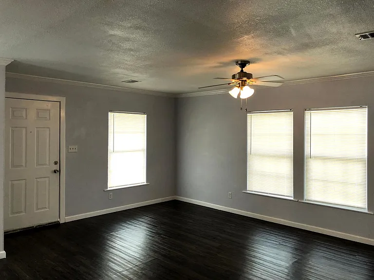 168 Varsity Dr — Photo 15