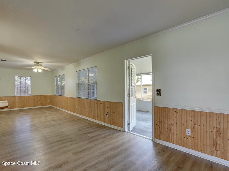 243 Dickens Ave — Photo 14