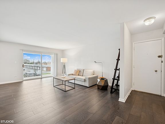 2nd image of 102 E Lillian Ave APT 2C