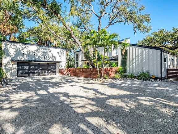 3rd image of 5303 Hidden Harbor Rd