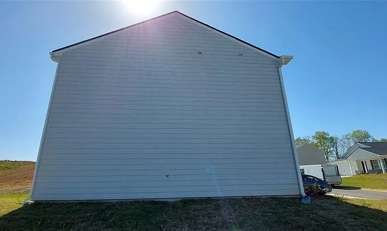 133 Oxford Ln — Photo 26