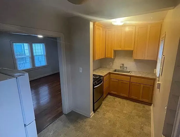 719 Cottage St NE — Photo 6